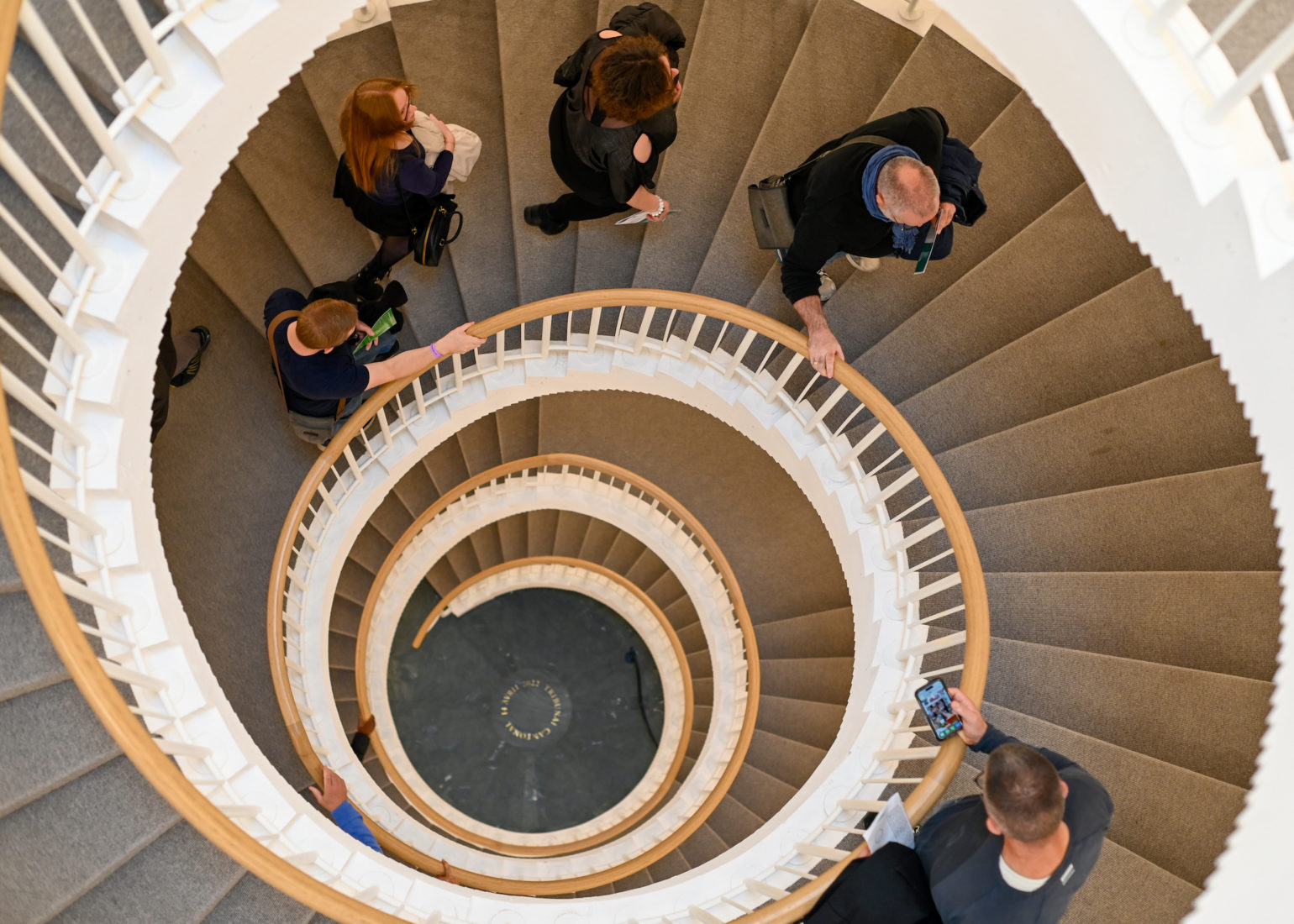  Palais de justice de l’Hermitage Lausanne l'escalier hélicoïdal,