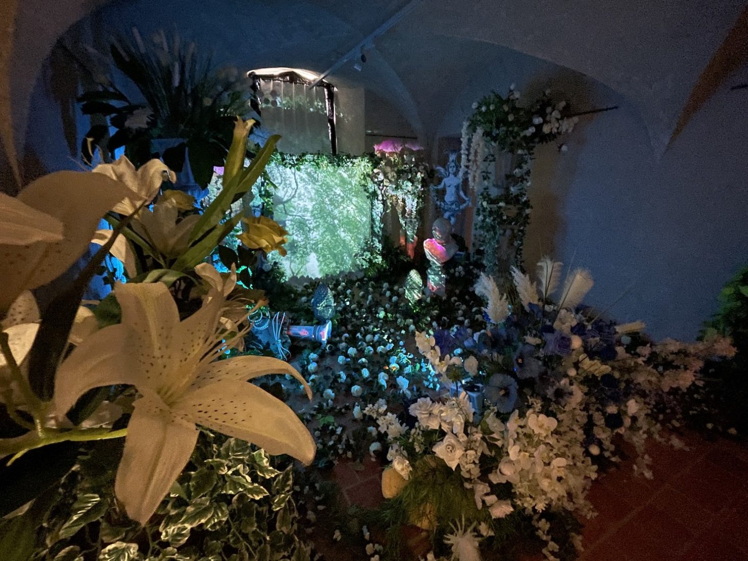 Château de Ferney-Voltaire Magies baroques décor Fleurs