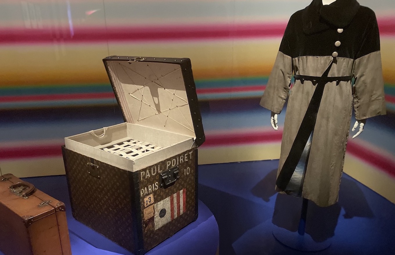 Paul Poiret : valise, malle à chapeaux, manteau de voyage Ballon