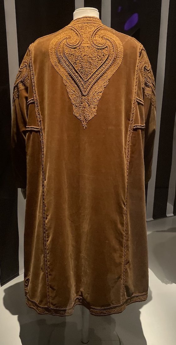 Poiret Manteau de velours brodé 