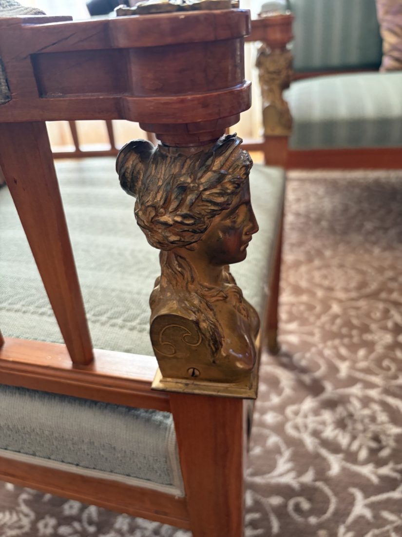 Caux Palace mobilier dorures Maharadjah de Baroda