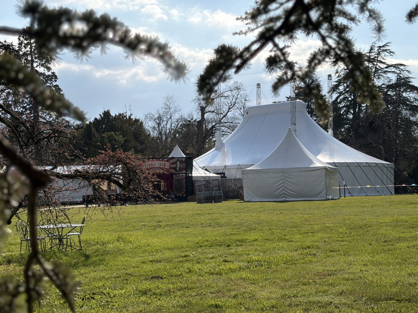 Manoir de Ban parc et chapiteau 