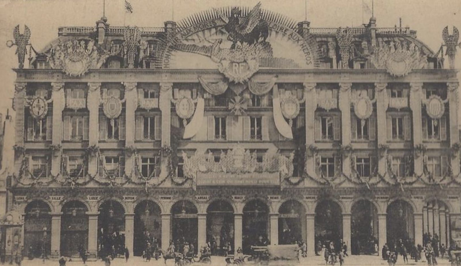 Les Grands magasins du Louvre photo ancienne