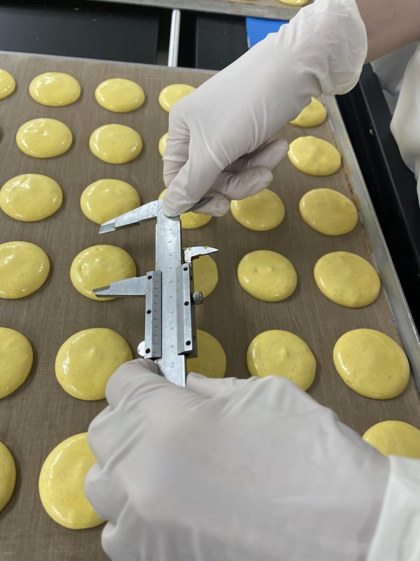Calibrage des coques pour macarons Amarella