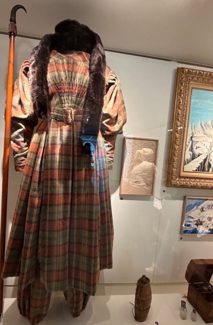 Musée du Mont Blanc Chamonix  vêtements montagne femme 