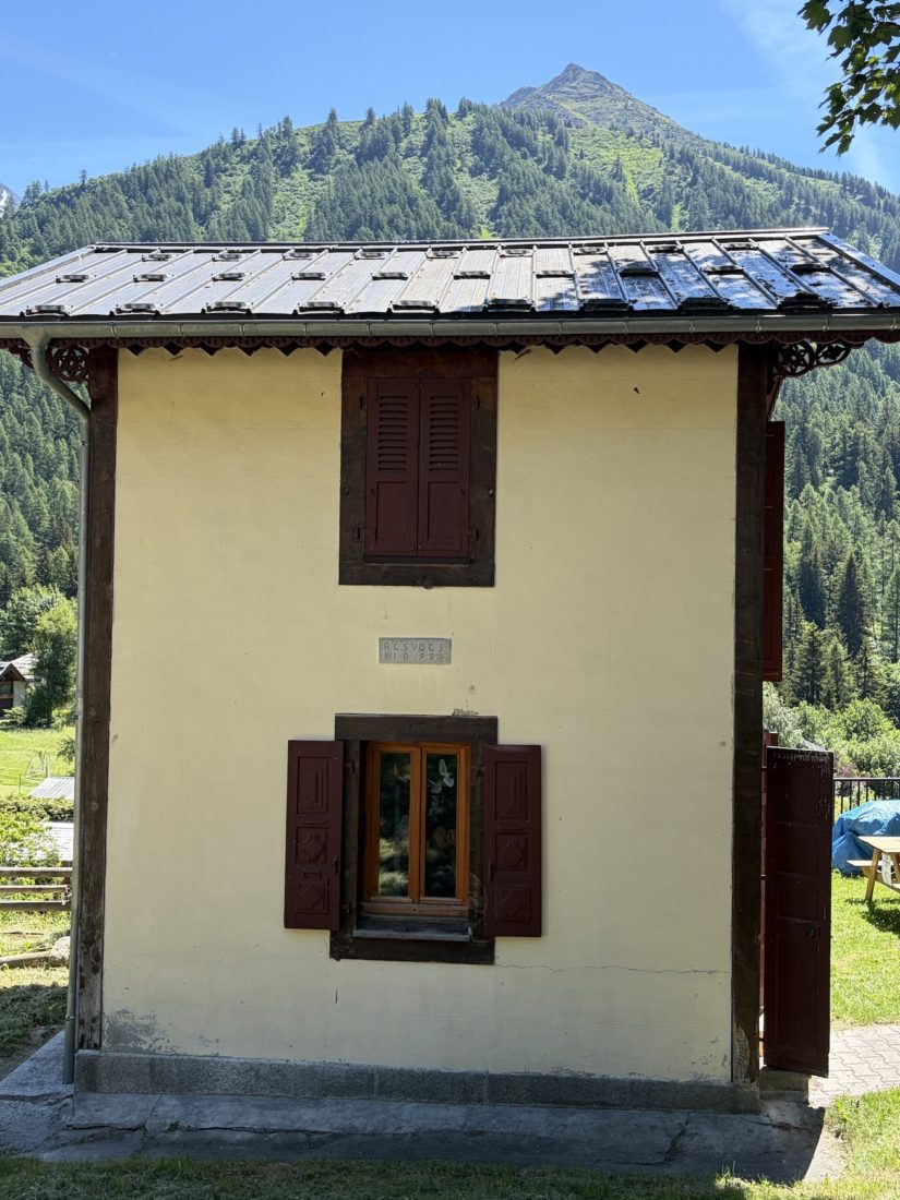 Les Frasserands maison isabelle Straton  dépendance