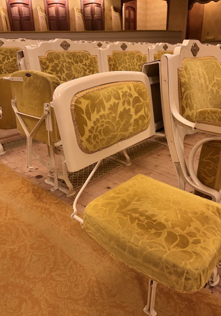 Opéra de Vichy strapontin déplié