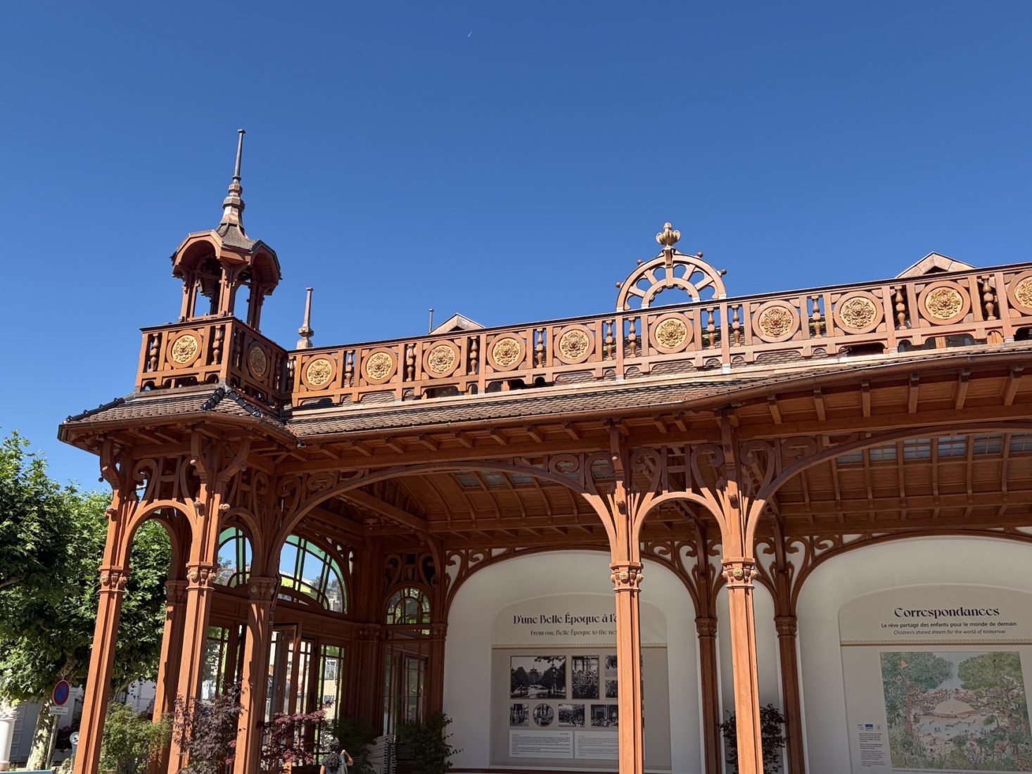 Evian-les-Bains Buvette Cachat promenoir extérieur