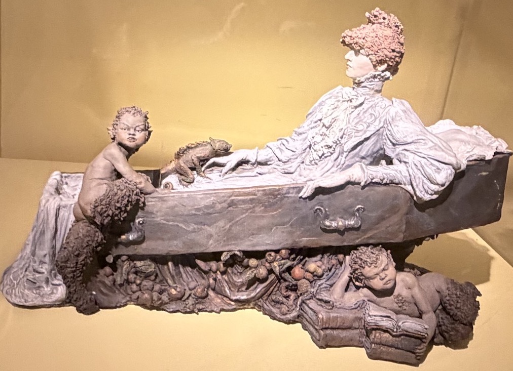 Sarah Bernhardt dans son cercueil