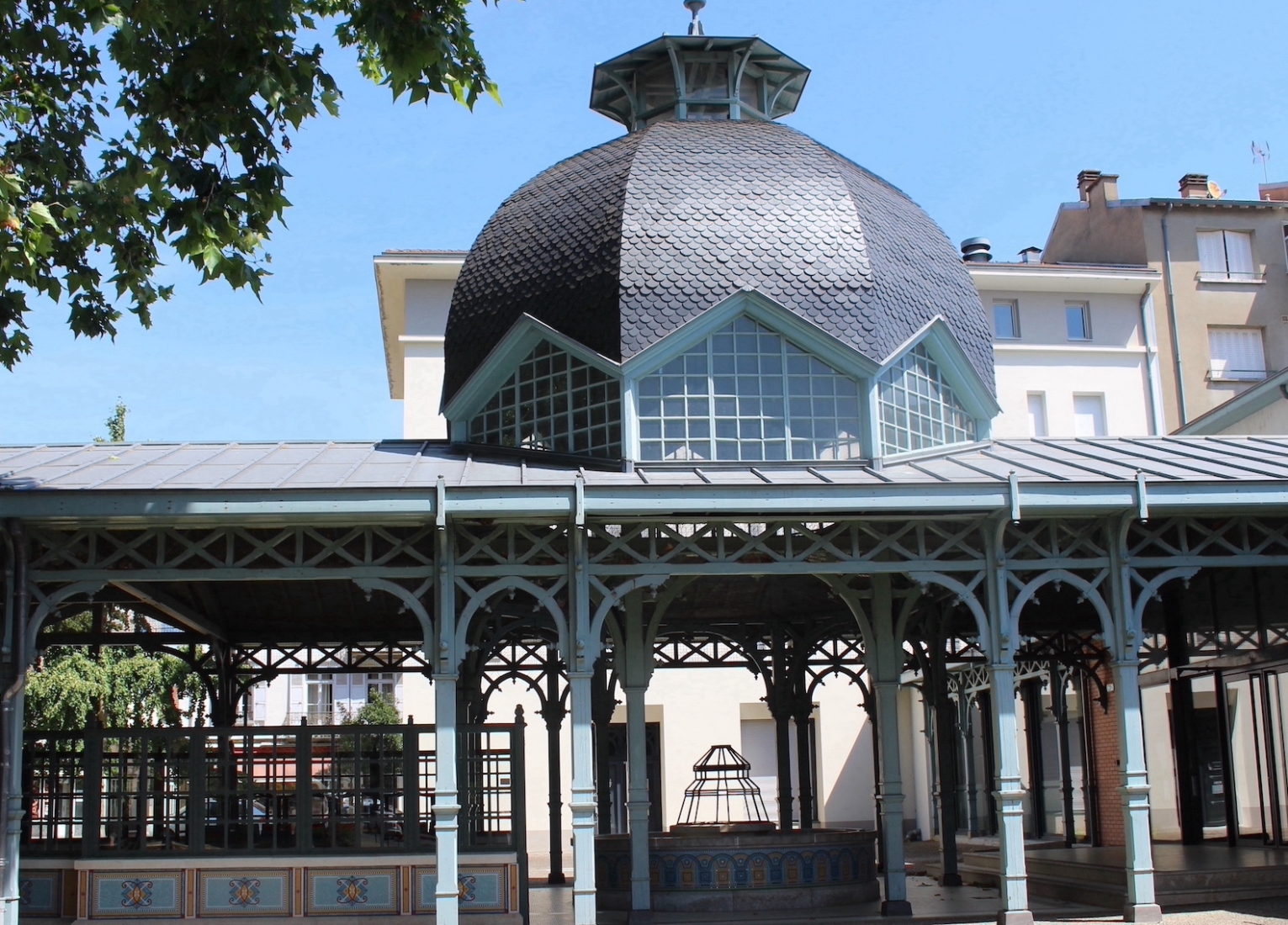 Vichy Source Lardy extérieur