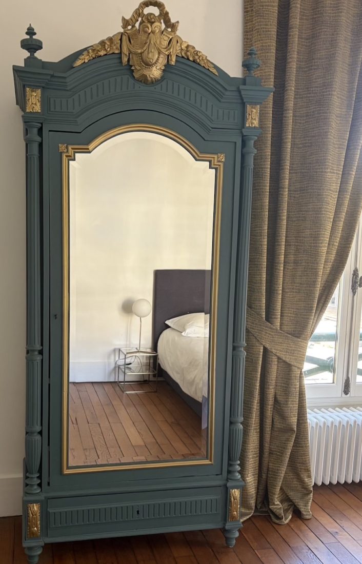Vichy Chalet Clermont Tonnerre armoire napoléon III