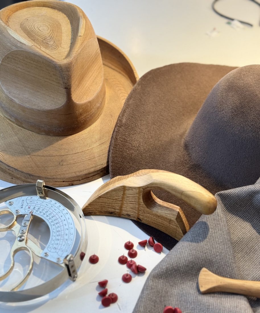 Les Vaudoiseries Chapeau pièce unique Annick Roulet