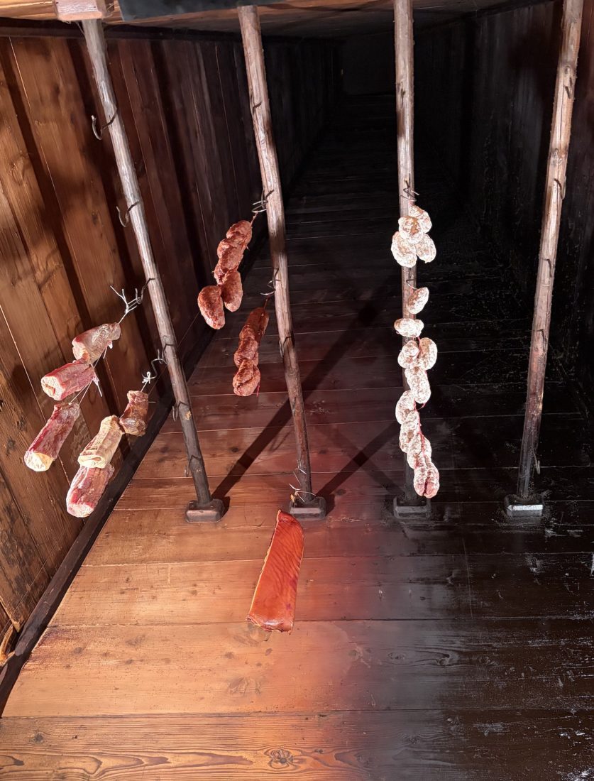 Maison Carrier saucissons suspendus